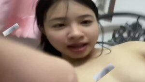 คลิปหลุด น้องแนน ซอยหีเย็ดสดแตกในคาห้อง