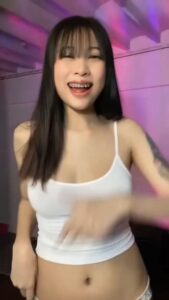 คลิปหลุด เย็ดสาวไทยตัวเล็กหีเนียน นัดเย็ดบ้าน ซอยหีถี่แรงแตกในคาหี