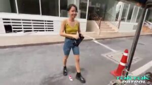 สาวทอมบอยตัวเล็กนมเล็กแว่น รับงานไซด์ไลน์ ฝรั่งควยใหญ่ซอยหีแตกในโรงแรมเสียวสุด