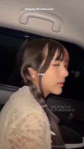คลิปหลุด Onlyfans สาวหุ่นน่ารัก เย็ดสดกับแฟนบนรถ ลอยกระทง ซอยหีกระแทกแรง แตกคาหี