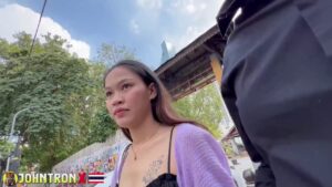 สาวไทยผิวขาวหีเนียน โดนฝรั่งควยโขมดจับเย็ดในโรงแรม อมควยยาวแล้วขึ้นขย่มซอยหีดุเดือดแตกใน