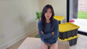 ลูซี่ โมจิ สาวเอเชียตัวเล็ก โดนซอยหีสดๆ แล้วกระแทกตูดโหด แตกในทุกหลุมไม่ยั้ง