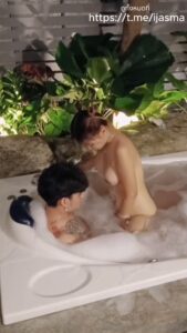สาววัยรุ่นนมเด้ง n กับหนุ่มนัดเย็ดในอ่างน้ำ ซอยหีรัวแตกในเสียวๆ