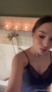 สาวฝรั่งหุ่นโคตรดีซอยหีดิลโด้ใหญ่ในอ่างน้ำอุ่น น้ำเงี่ยนพุ่งกระจาย